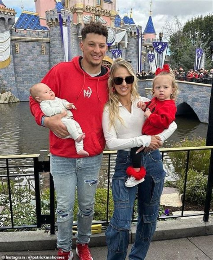 Carter Shanahan- Wiki, Girlfriend, Net Worth, Height, Career |