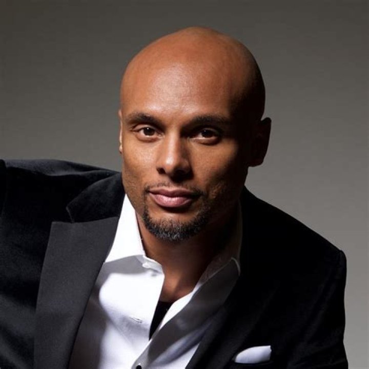 Kenny Lattimore |