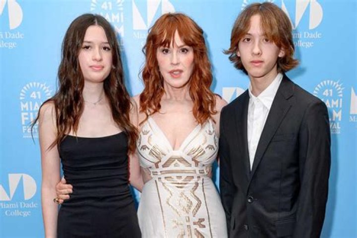 Molly Ringwald's Marriages, Children, And Current Spouse