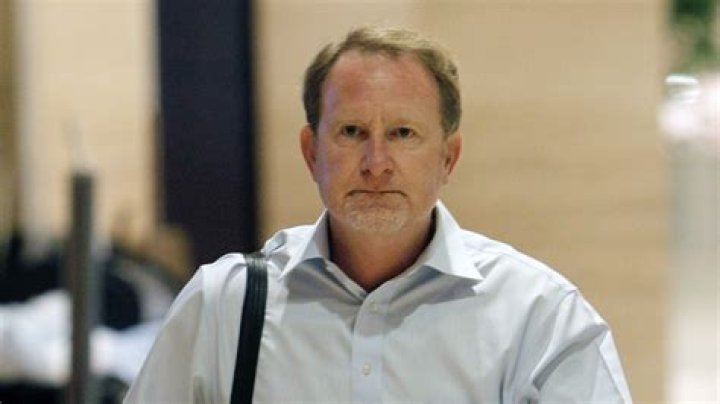 Robert Sarver |