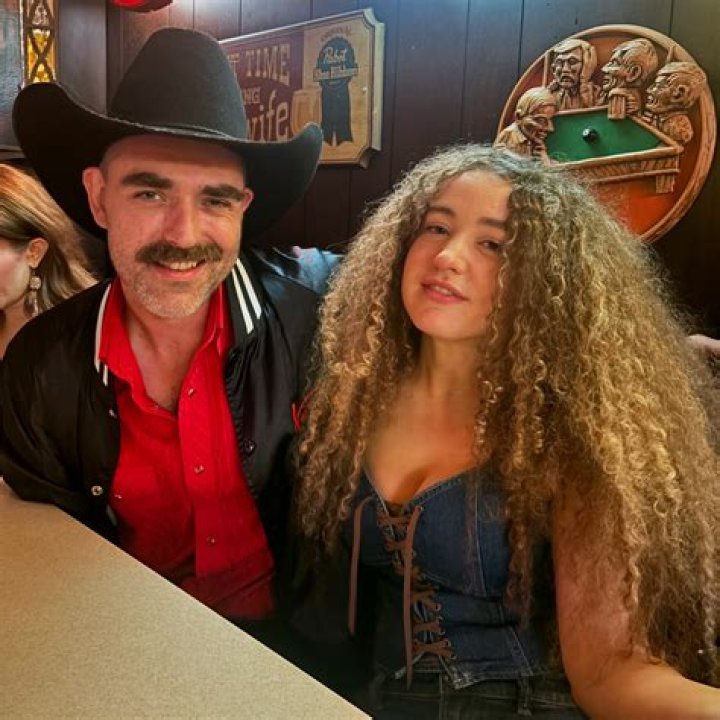 Who is Tal Wilkenfeld Dating Now