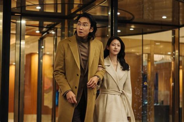 Why is Lee Kwang-soo leaving 'Running Man'? Actor's 11-year stint ends, fans 'can't imagine' show wi